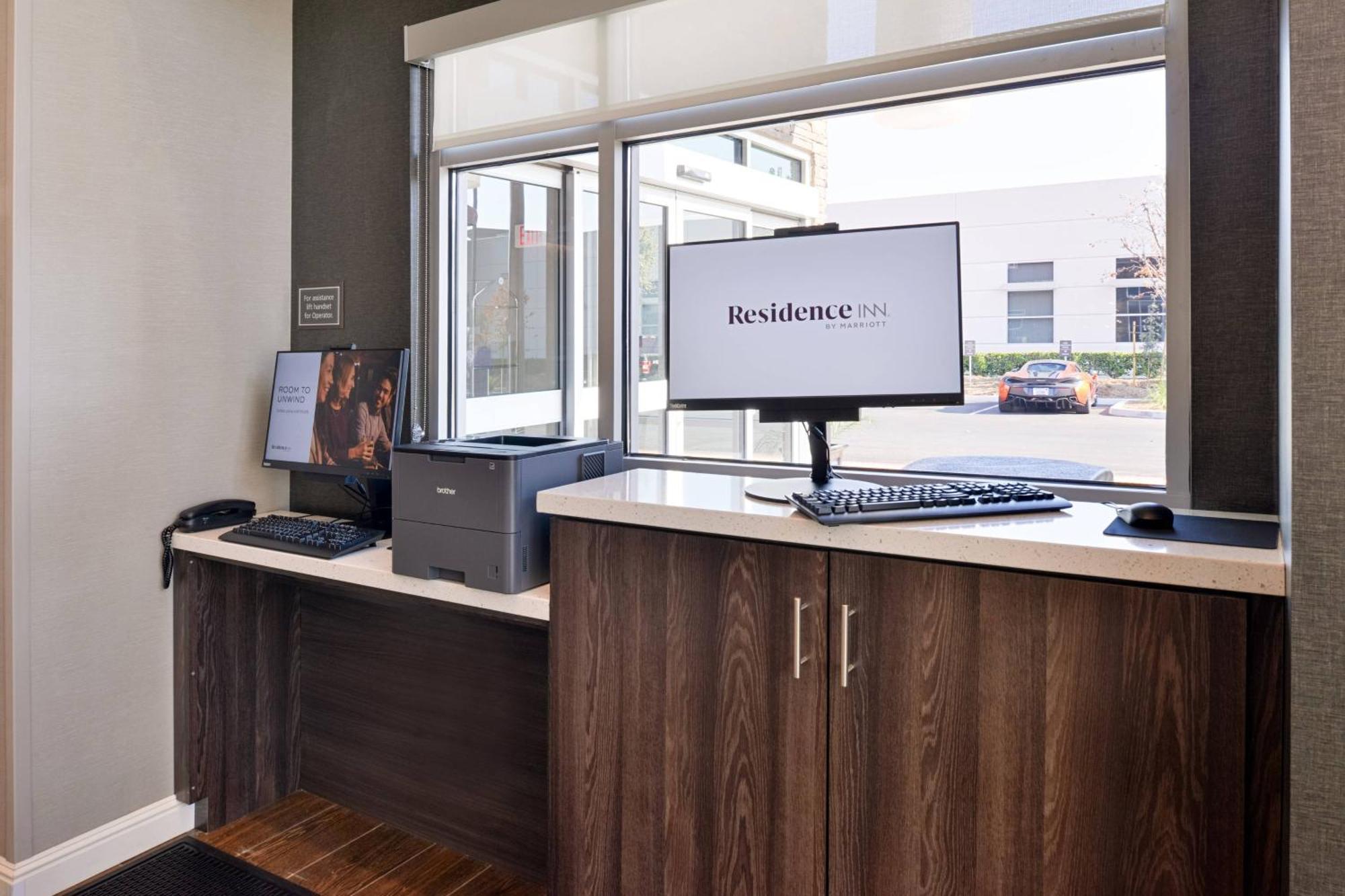 Residence Inn By Marriott Bakersfield West Buitenkant foto
